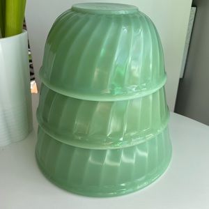 Vintage Fire King Jadeite Swirl Bowls